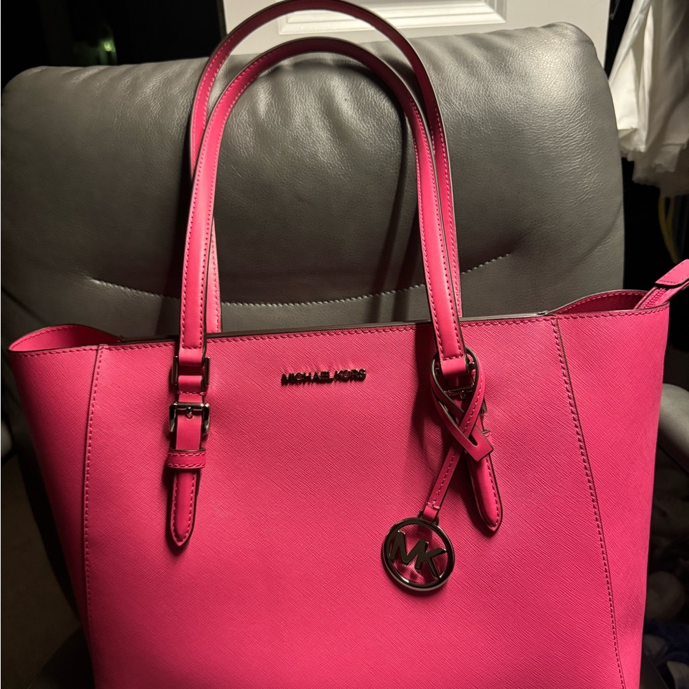 Michael Kors Pink Women's Bag Set - Picture 2 of 9